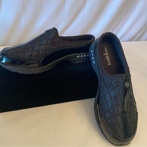 Easy spirit women’s size 7 black travel time  leather/textile upper slip on